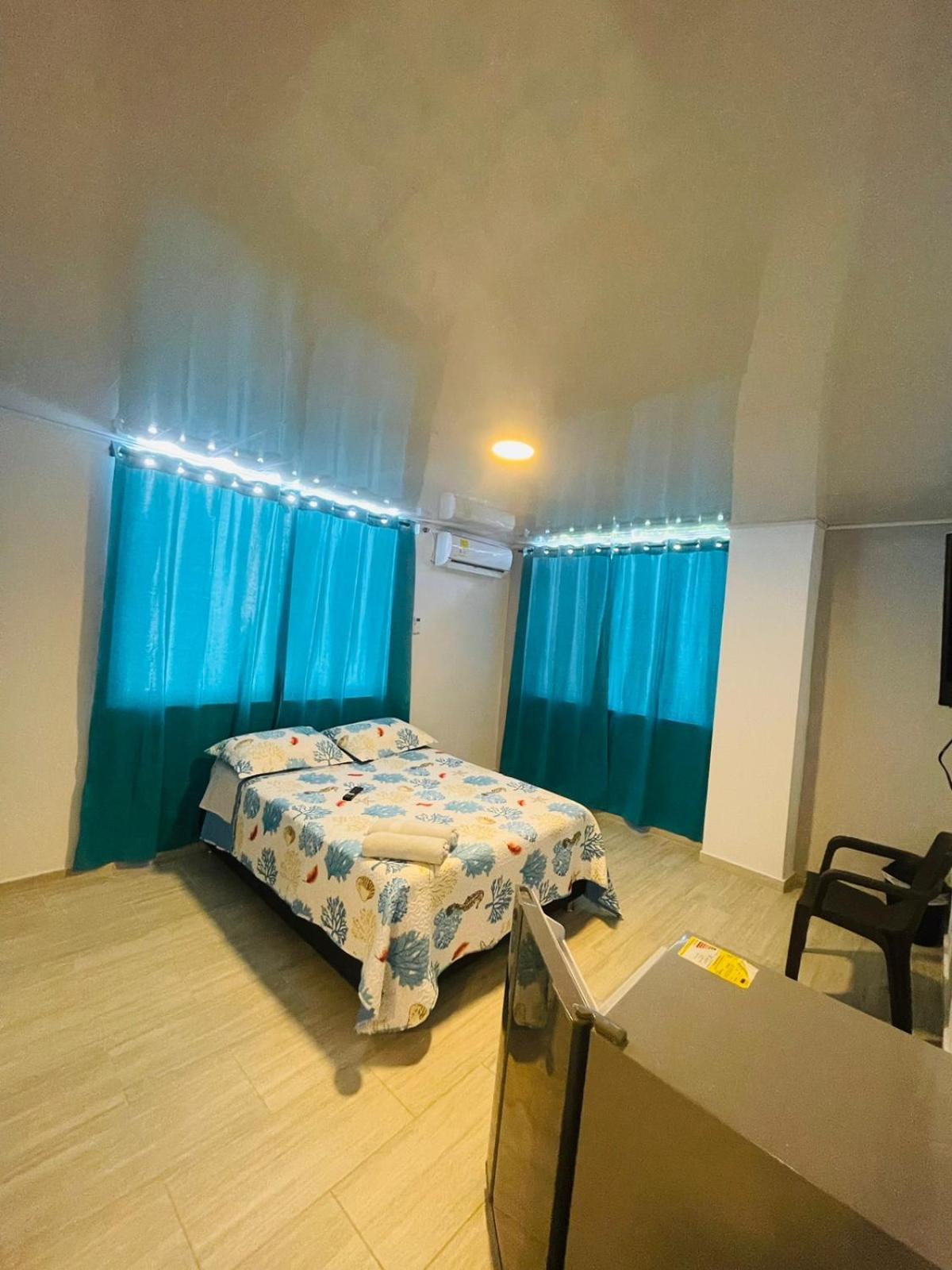 Blue Island Hotel Сан-Андрес Экстерьер фото